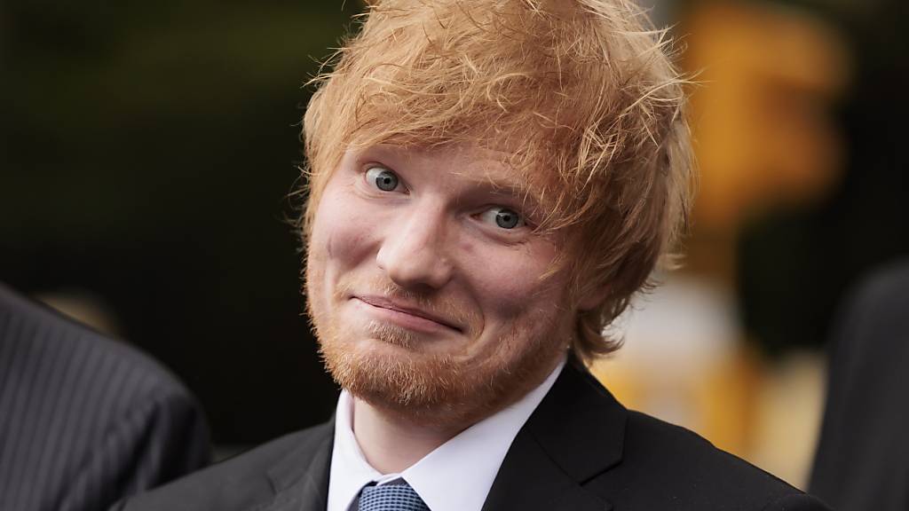 Der britische Sänger Ed Sheeran hat zwei Konzertbesuchern das Geschlecht
ihres ungeborenen Kindes bekannt gegeben. (Archivbild)