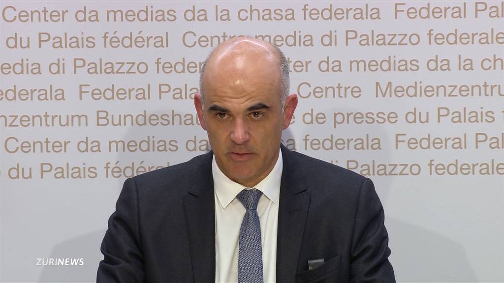 Corona-Impfung soll laut Alain Berset im Frühjahr verfügbar sein