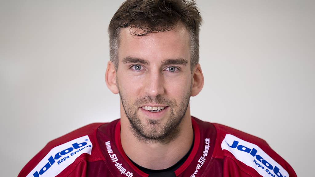 Samuel Erni, Verteidiger der SCL Tigers, erzielte gegen Kloten das «Tor des Jahres»