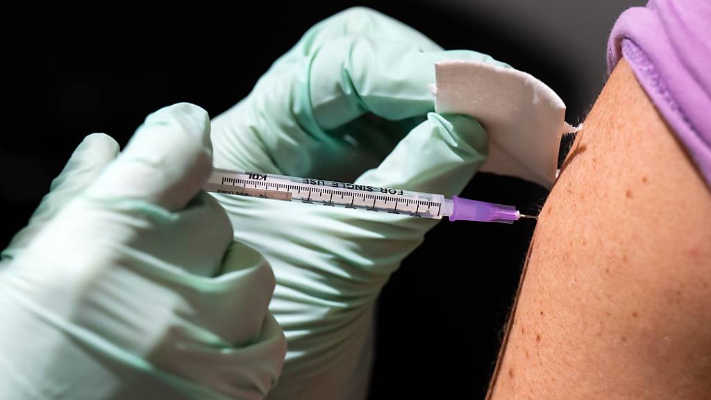 Auffrisch-Impfungen verlängern Pandemie – weil andernorts Impfstoff fehlt