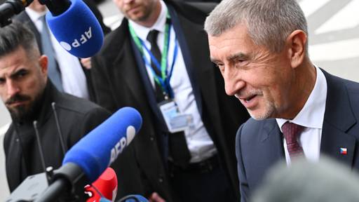 Babis-Regierung übersteht Misstrauensvotum nach SMS-Eklat