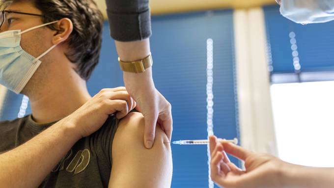 Ärzte lassen sich von Impfbetrügern bestechen – und impfen sie trotzdem