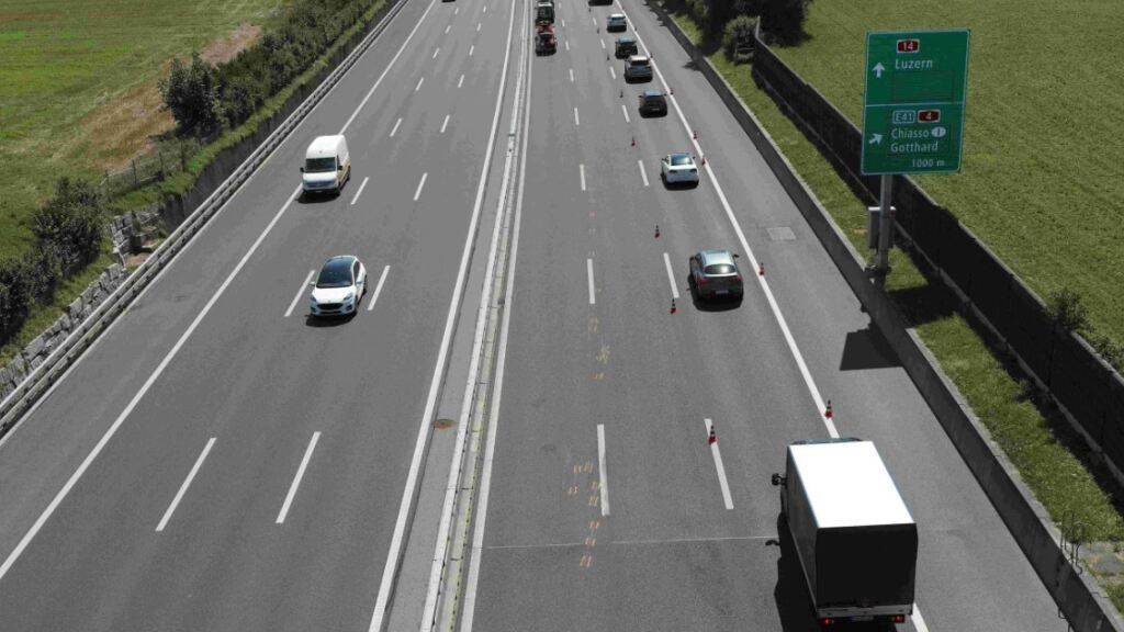 Der Unfall passierte auf einem geraden und dreispurigen Autobahnabschnitt, der von Zug Richtung Luzern/Gotthard führt.