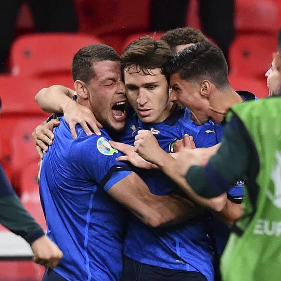 Italien schafft es mit blauem Auge in die Viertelfinals