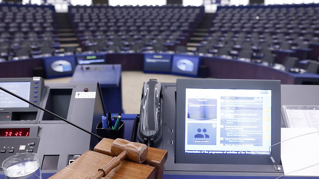 Zwei Europaparlamentarier in EU-Korruptionsskandal festgenommen