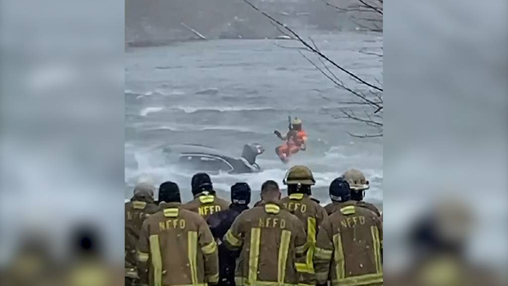  Auto stürzte in den Fluss: Dramatische Bergung bei Niagarafällen
