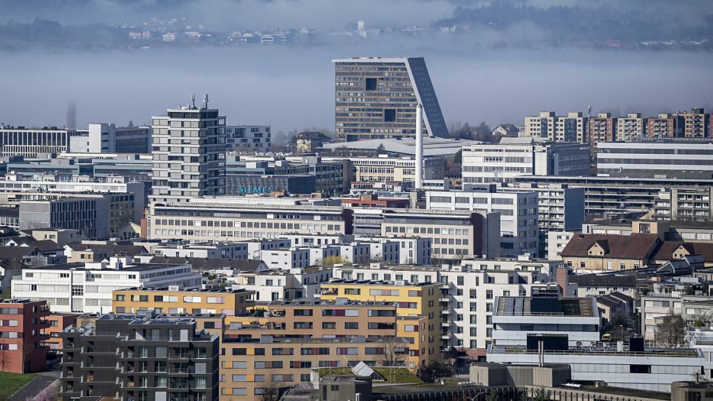 Der Energieversorger WWZ mit Sitz in Zug erhöht per Juli seine Preise. (Archivbild)