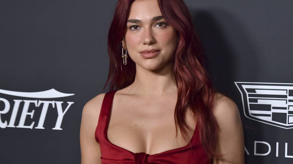 Für Popstar Dua Lipa («Don't Start Now») ist die Musik trotz zahlreicher weiterer Projekte des britischen Multitalents auch in Zukunft das Wichtigste. «Musik wird immer meine erste Liebe sein», sagte die 28-Jährige der Deutschen Presse-Agentur in London. (Archivbild)