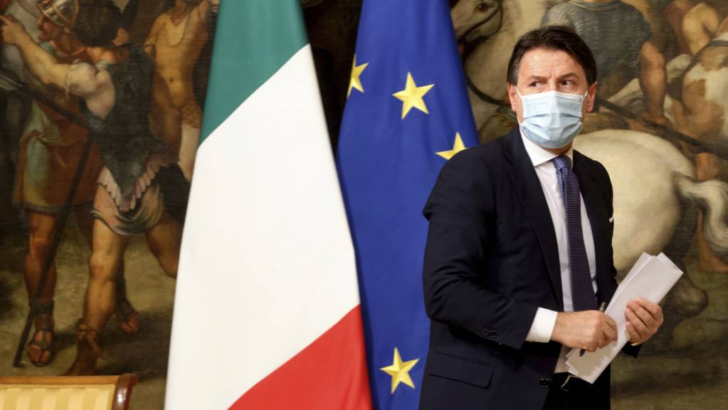 Italiens Premierminister Giuseppe Conte bei einer Pressekonferenz zu den kommenden Corona-Beschränkungen.