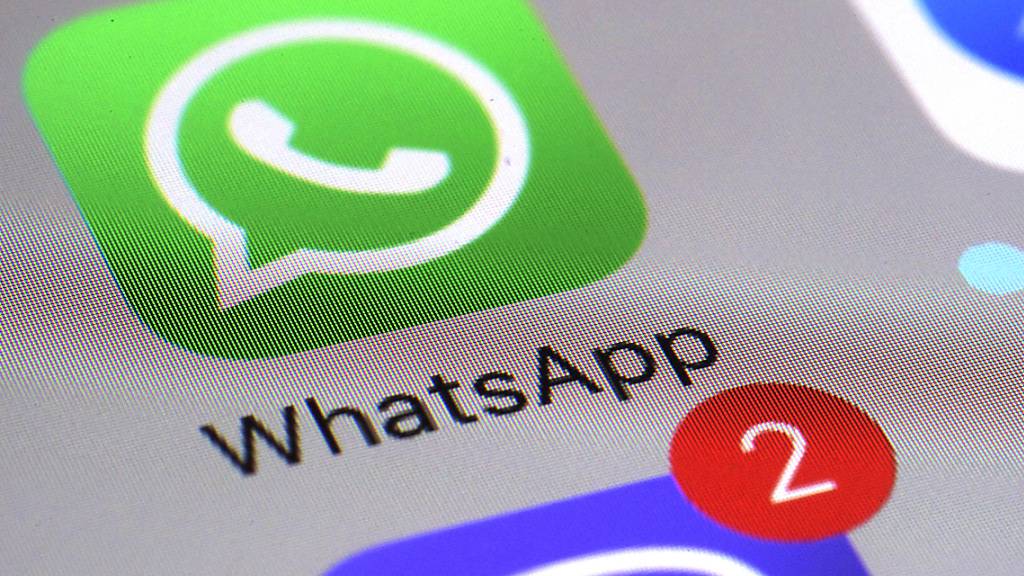 Nach heftigen Protesten von Nutzern hat der Messengerdienst Whatsapp seine Datenschutz-Änderungen verschoben. (Archivbild)