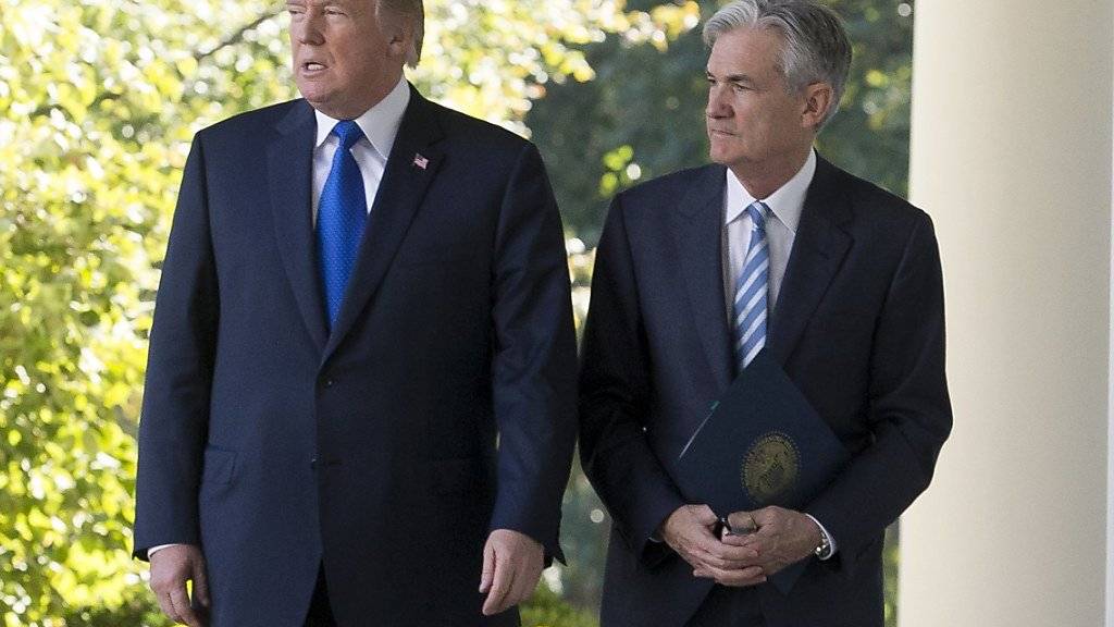 US-Präsident Trump pries Powell bei einem gemeinsamen Auftritt im Rosengarten des Weissen Hauses als «starke» und «schlaue» Führungspersönlichkeit.