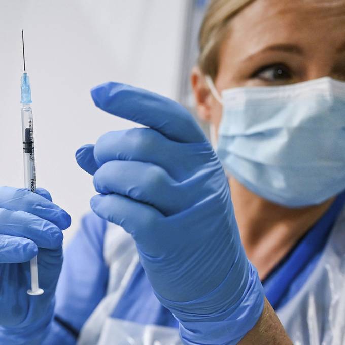 BAG legt Corona-Impfstrategie fest – Risikopersonen zuerst