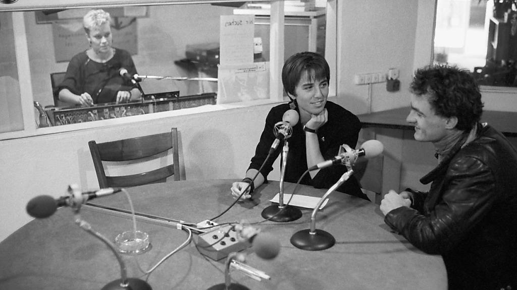 Sendebetrieb im Alternativen Lokalradio Lora in Zürich - aufgenommen wahrscheinlich Mitte der 1980er-Jahre. (Archivbild)