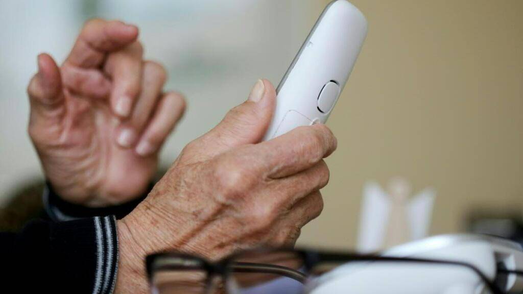 Bezirksgericht Aarau verurteilt professionellen Enkeltrickbetrüger