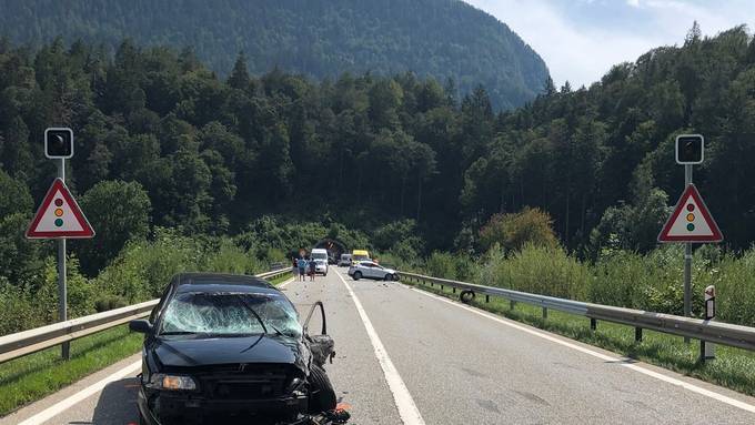 Drei Verletzte bei Frontal-Kollision