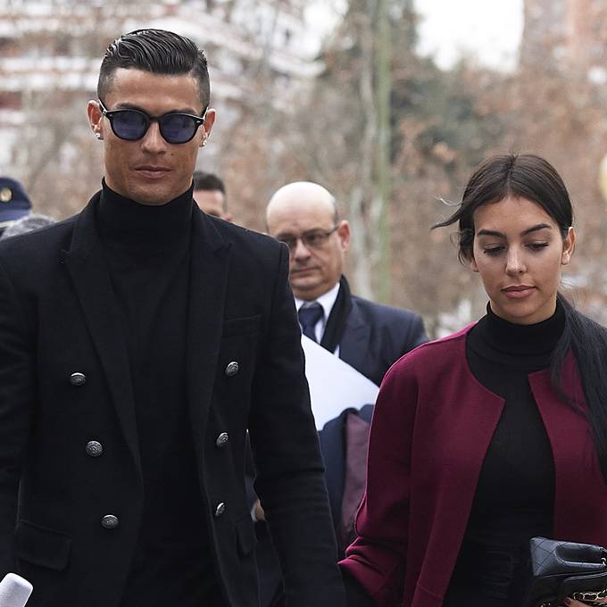 Fans und Freunde trauern mit Ronaldo nach Tod seines Sohnes