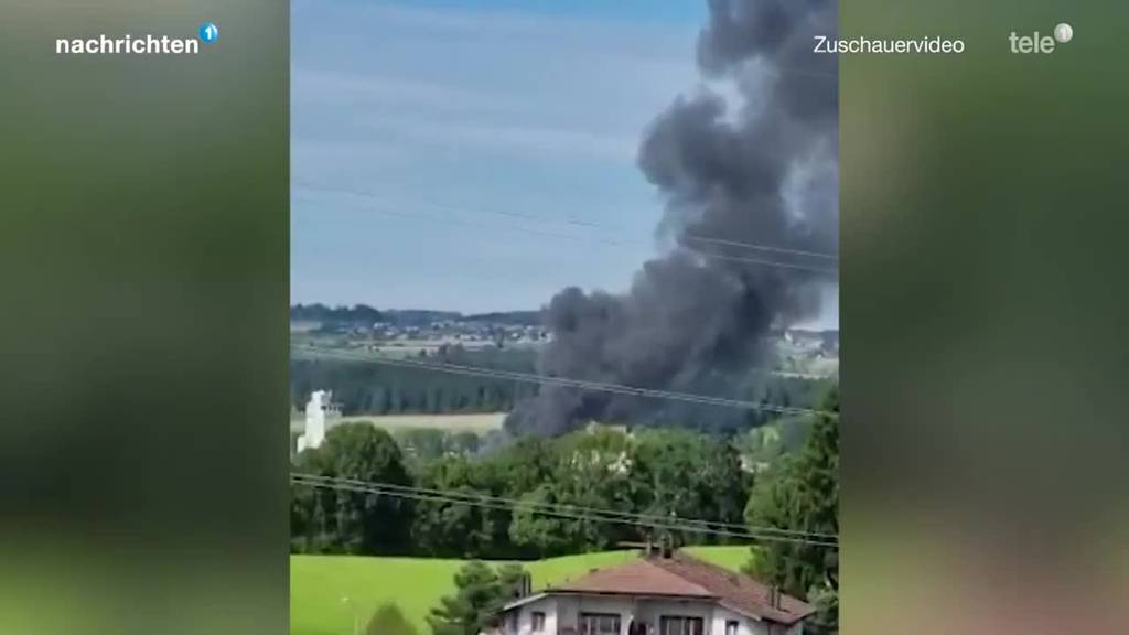 Vollbrand einer Lagerhalle in Sempach Station