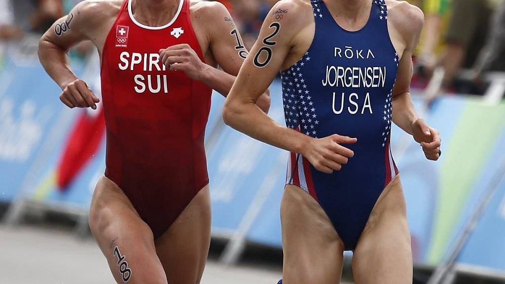 Nicola Spirig (links) musste sich im Olympia-Triathlon nur Gwen Jorgensen (rechts) geschlagen geben