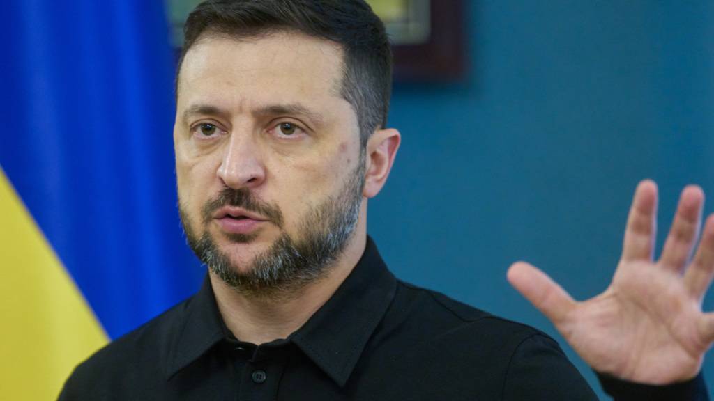 Selenskyj beklagt neuen Angriff und lobt Sanktionen