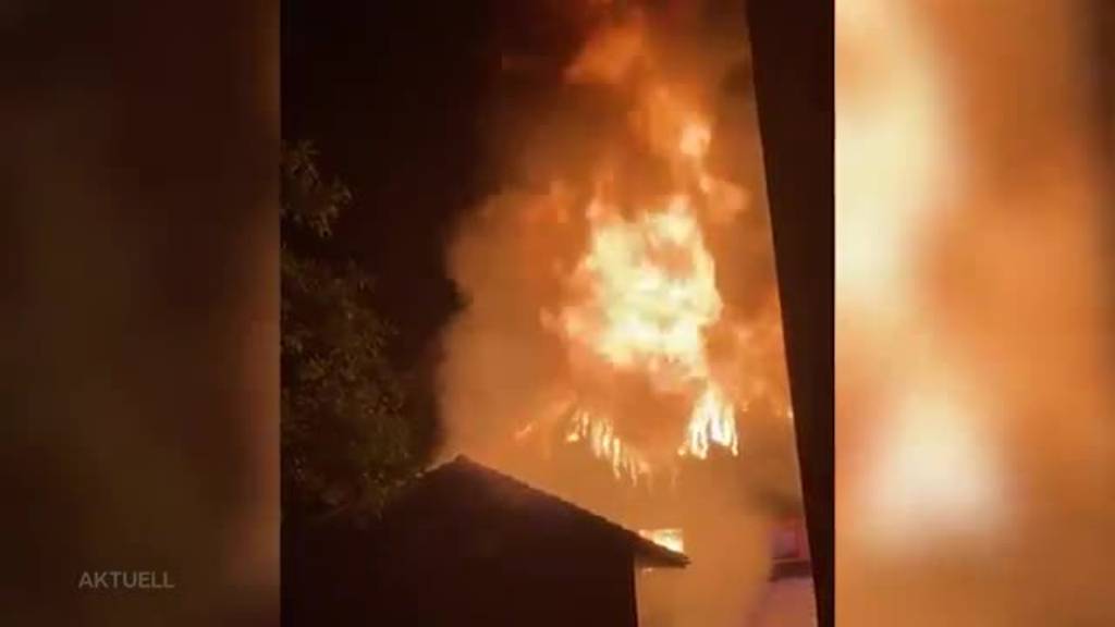 Grossbrand: In Elfingen brennen eine Scheuer und ein Wohnhaus lichterloh