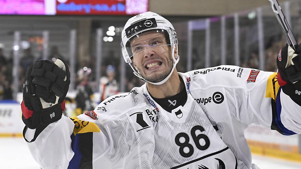 Fribourgs Julien Sprunger traf in seinem 999. Spiel in der höchsten Liga zum 1:0 gegen Ajoie