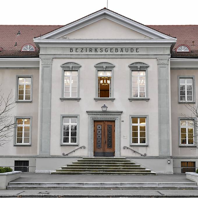 Bezirksgericht Bülach verurteilt früheren Staatsverweigerer