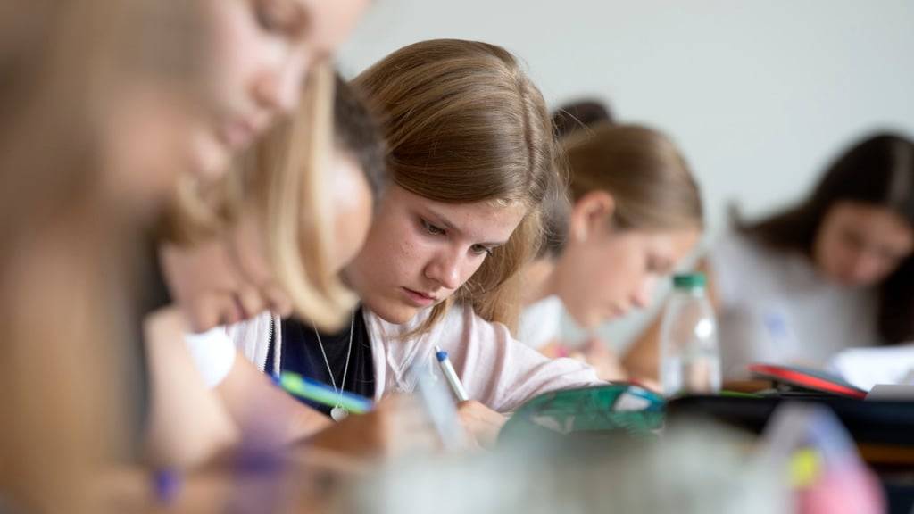 Die Ratslinke forderte vergeblich eine niedrigere Höchstzahl der Klassengrössen im Kanton Zug. (Symbolbild)