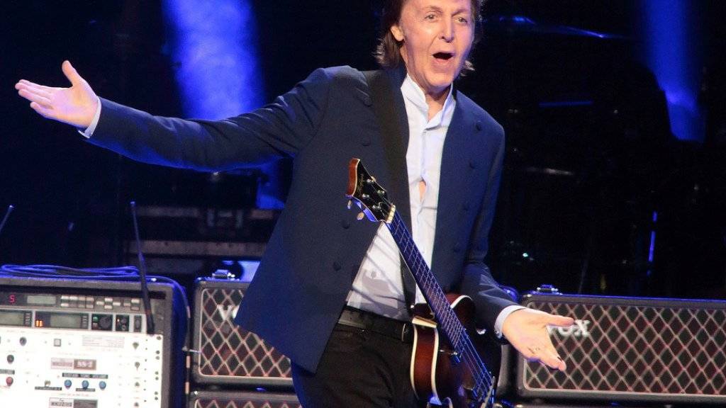 Jeder Ton von Paul McCartney ist Gold wert: Eine seiner Demoplatten ist für 21'000 Euro versteigert worden. (Archivbild)