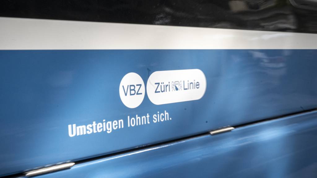 Das Bezirksgericht Zürich hat am Mittwoch einen Tramchauffeur nach einem tödlichen Unfall freigesprochen. (Symbolbild)