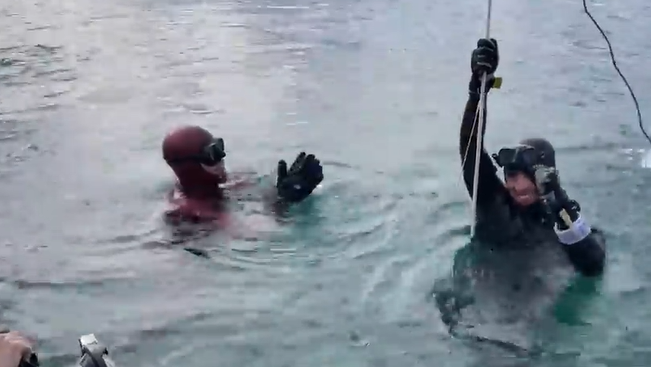 Freitaucher schwimmen im Zürichsee ohne Sauerstoff bis zu 70 Meter tief