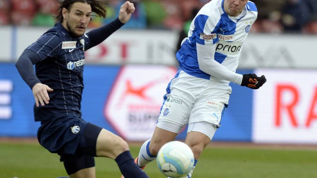 Alain Nef (links) zog mit dem FC Zürich auch im dritten Derby der Saison gegen Florian Kamberi (rechts) und die Grasshoppers den Kürzeren