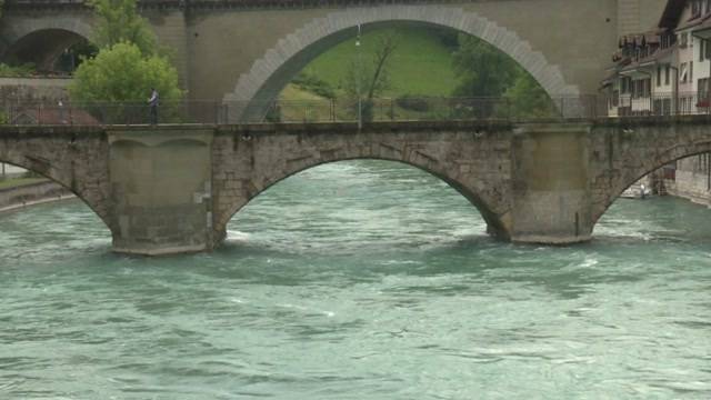 Polizei sucht Vermissten in Aare