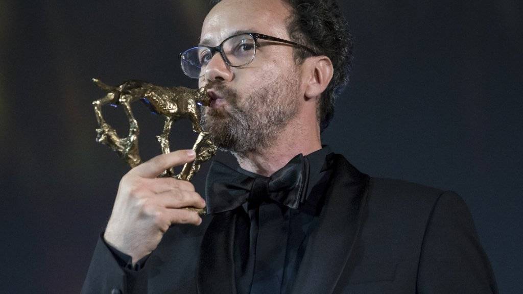 Der abtretende Direktor vom Filmfestival von Locarno, Carlo Chatrian, ist am Samstagabend mit einem Spezial-Leoparden geehrt worden.