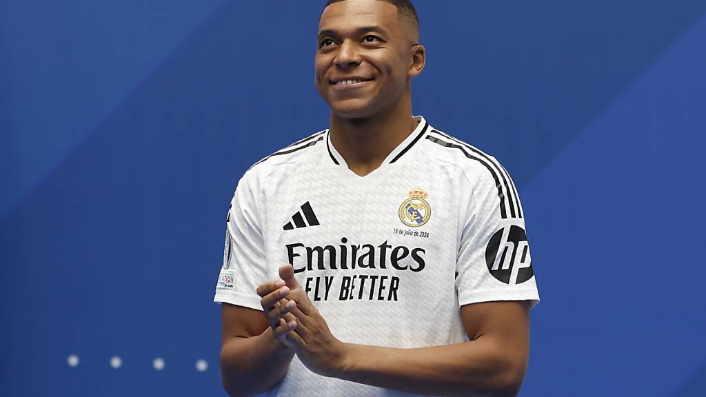 Kylian Mbappé in seinem neuen Trikot