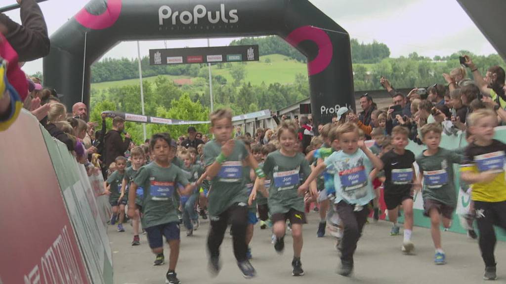 Rekord: 8500 Läufer joggen am Auffahrtslauf durch St.Gallen