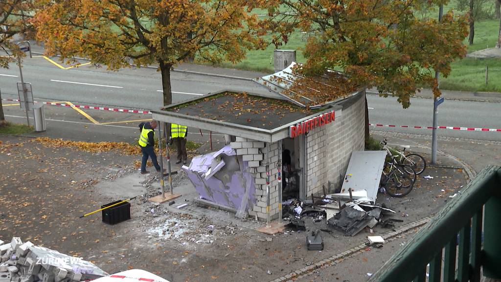 Unbekannte sprengen Bankomat in Egliswil