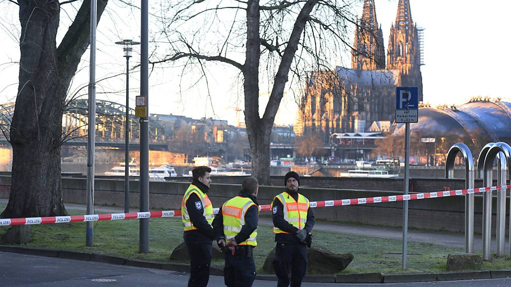 Absperrung am Dienstag in Köln wegen der Entschärfung einer Weltkriegsbombe.