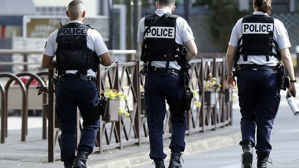 Die Polizei hob am Mittwoch ein Sprengstofflabor in der Nähe von Paris aus - darin soll ein Anschlag vorbereitet worden sein.