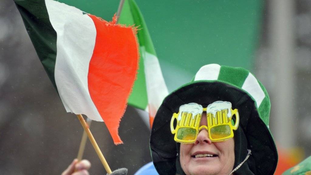 Glückliche Iren: Das Land ist gemessen am BIP pro Kopf das zweitreichste in der EU. Teilnehmerin an einer St. Patrick's Day Parade. (Symbolbild)