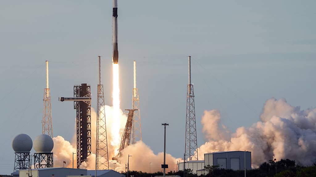 Start von SpaceX Falcon 9 Rakete. (Archivbild)