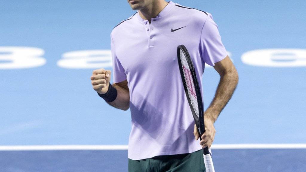 Roger Federer freut sich über einen Punktgewinn im letztjährigen Final in Basel gegen Juan Martin Del Potro