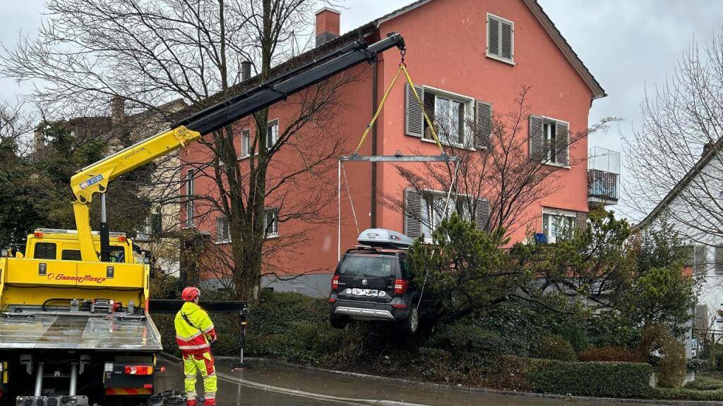 Die Fahrt mit dem geklauten Auto am Mittwoch in Winterthur endete mit einem Unfall.
