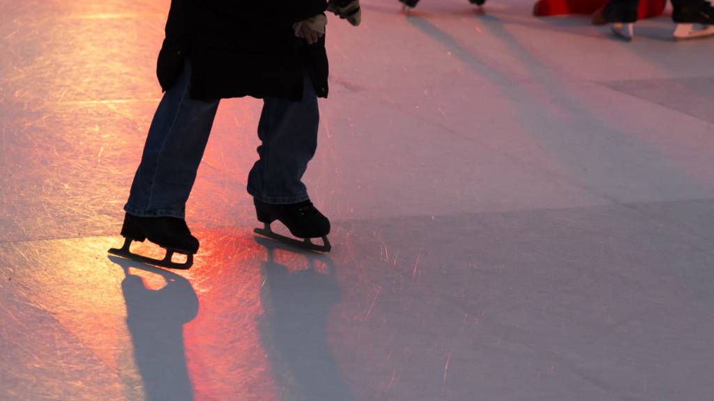 Zürcher Stadtparlament will kein synthetisches Eisfeld