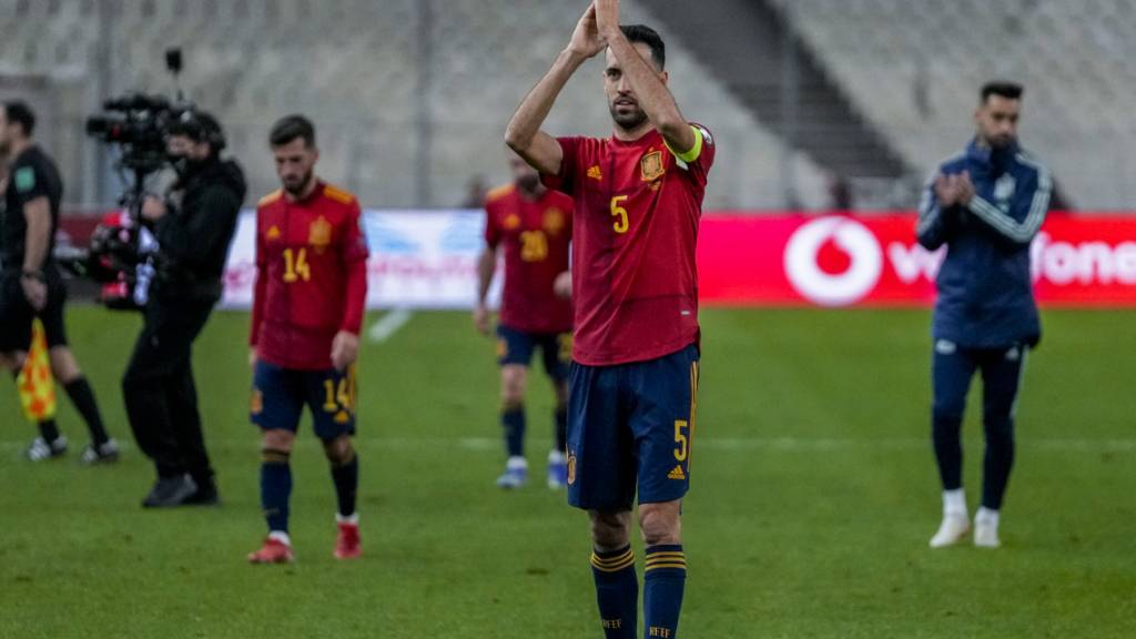 Sergi Busquets freut sich über die verbesserte Ausgangslage: Ein Unentschieden am Sonntag gegen Schweden reicht zur direkten WM-Qualifikation