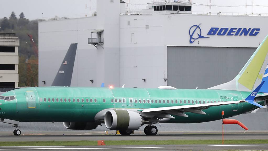 Der Boeing-Konzern muss sich auf ein komplizierteres Wiederzulassungsverfahren für seinen Unglücksflieger Boeing 737 Max einstellen. (Archivbild)