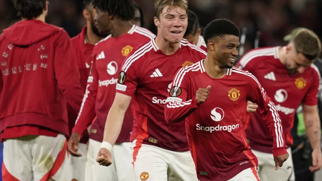 Die Spieler von Manchester United freuen sich über den Finaleinzug