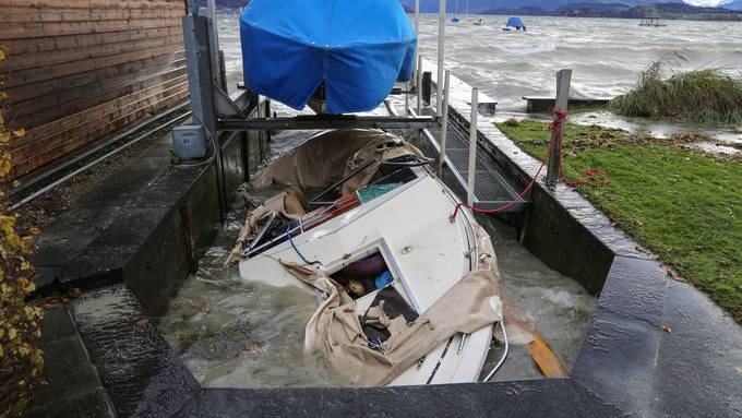 Föhnsturm richtet Schäden in Zug an