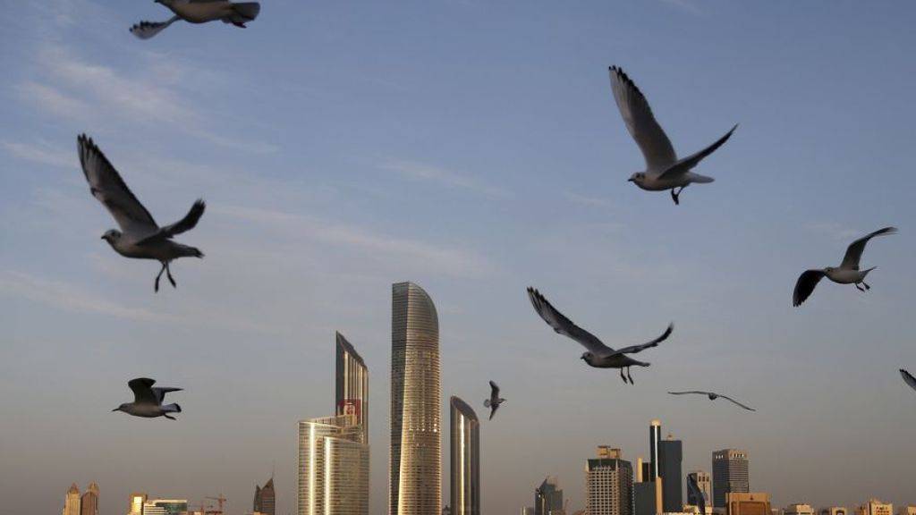 Die glänzende Skyline von Abu Dhabi in den Vereinigten Arabischen Emiraten täuscht über die Menschenrechtslage in dem Land hinweg. (Archivbild)