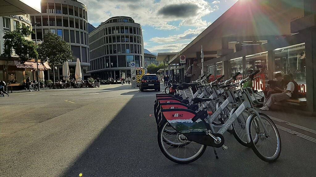 Eine weitere Station des Veloverleihs «Mooinz» ist am Churer Bahnhof eröffnet worden.