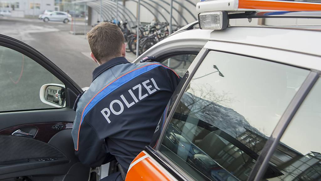 Die Nidwaldner Polizei muss nicht bekannt geben, wo sie ihre Blechpolizisten aufstellt. (Symbolbild)